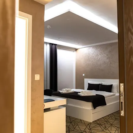 Biss 4* 泽尼察