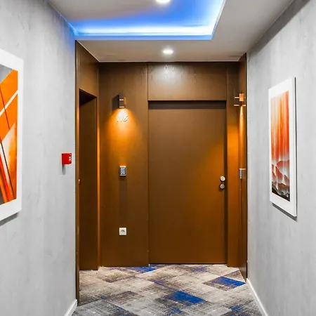 Biss 4* 泽尼察